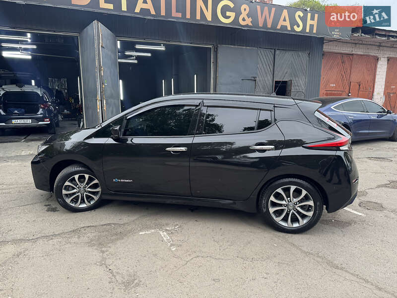 Хетчбек Nissan Leaf 2018 в Києві
