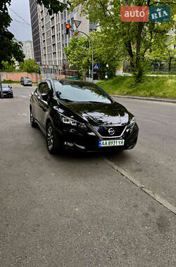 Хэтчбек Nissan Leaf 2018 в 