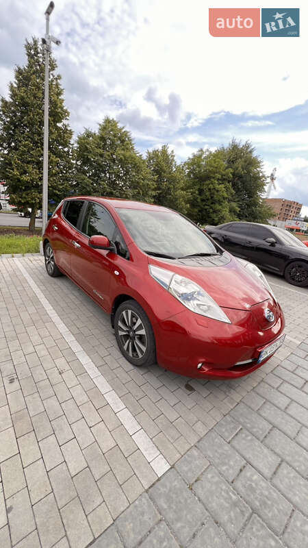 Хетчбек Nissan Leaf 2016 в Рівному