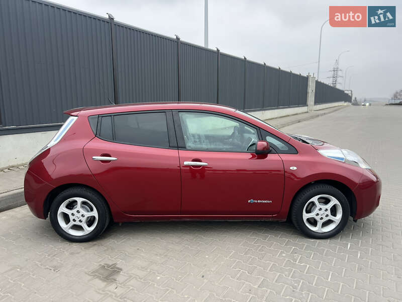 Хэтчбек Nissan Leaf 2016 в Луцке