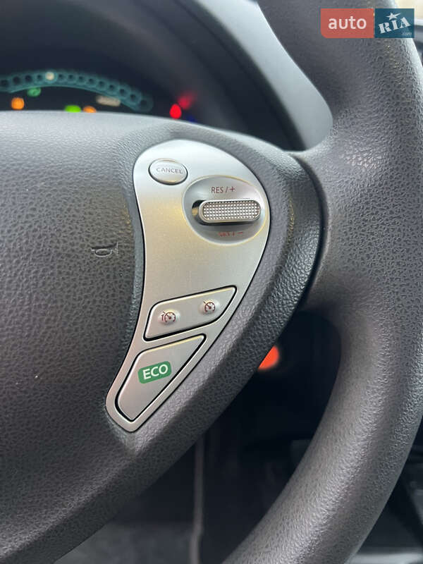 Хэтчбек Nissan Leaf 2016 в Луцке