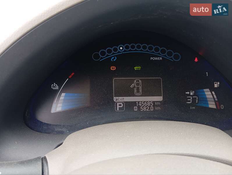 Хэтчбек Nissan Leaf 2011 в Киеве