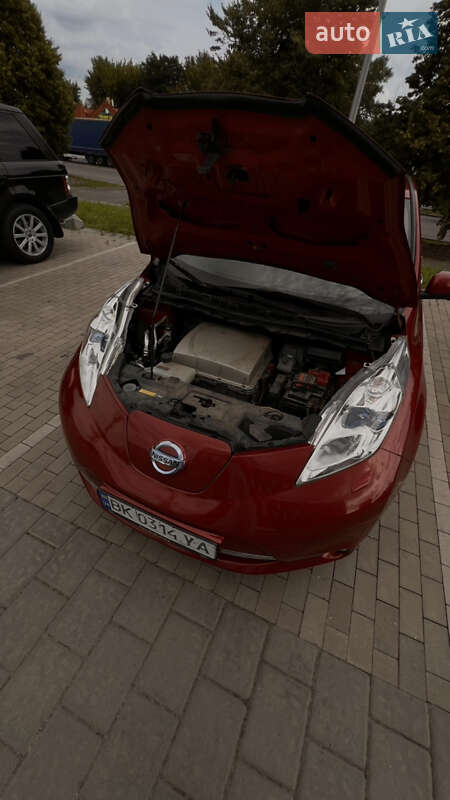 Хетчбек Nissan Leaf 2016 в Рівному