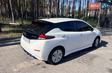 Хэтчбек Nissan Leaf 2021 в Киеве