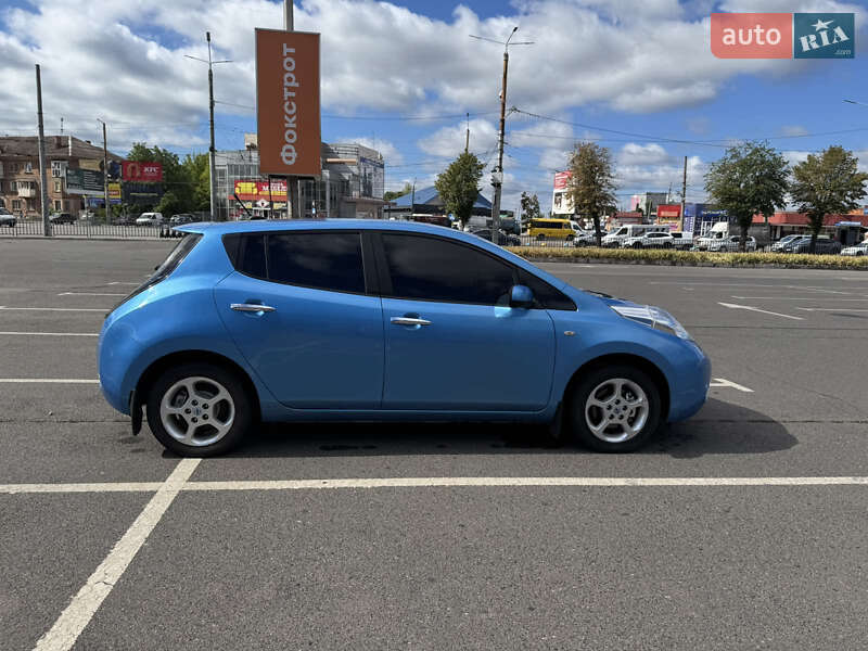 Хетчбек Nissan Leaf 2011 в Кривому Розі