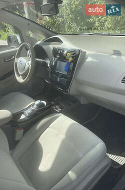Хэтчбек Nissan Leaf 2013 в Львове
