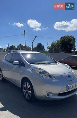 Хетчбек Nissan Leaf 2015 в Кам'янець-Подільському