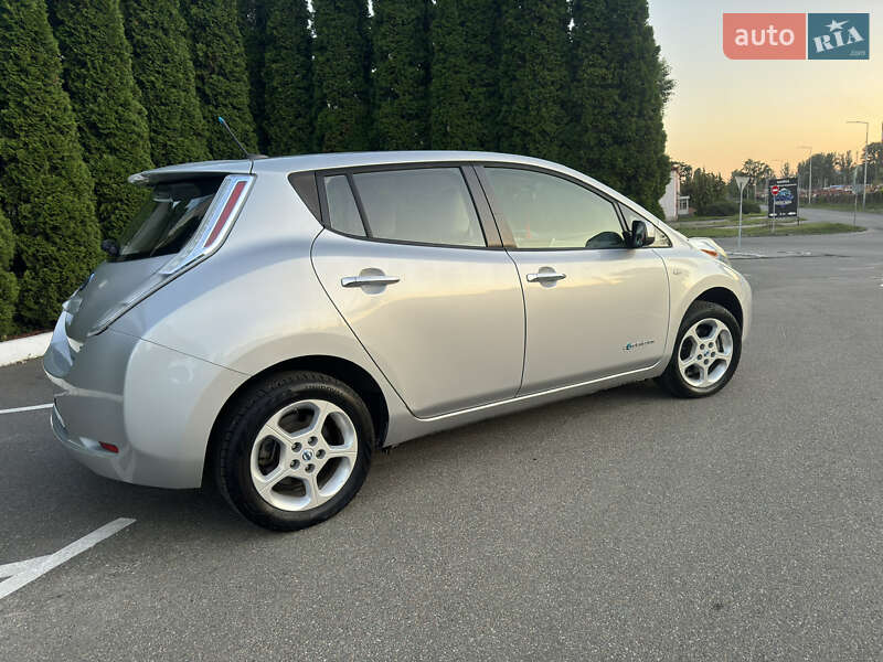 Nissan Leaf 2011
