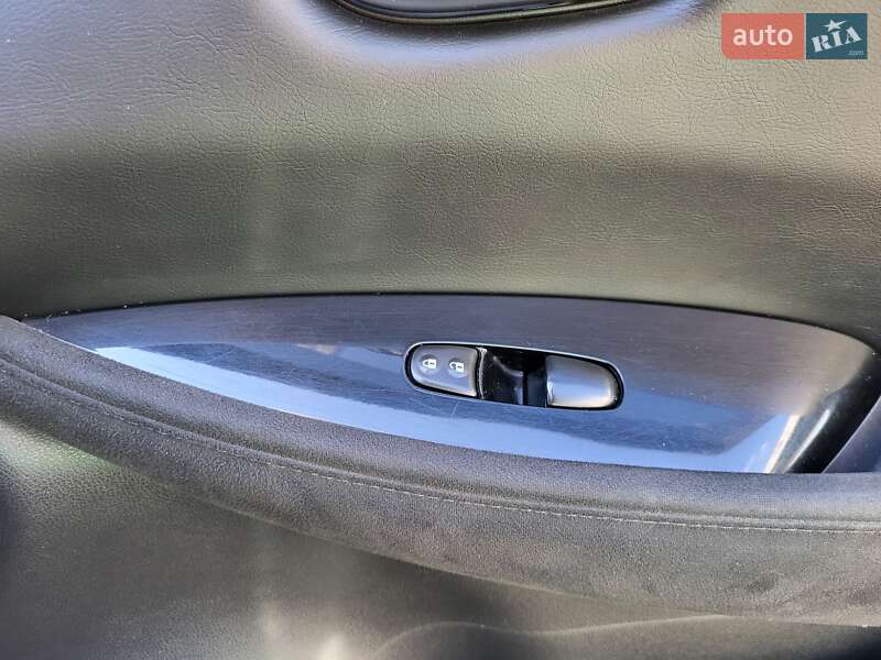 Хэтчбек Nissan Leaf 2014 в Киеве фото 124 Хэтчбек Nissan Leaf 2014 в Киеве