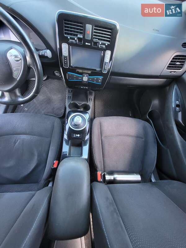 Хэтчбек Nissan Leaf 2014 в Киеве фото 128 Хэтчбек Nissan Leaf 2014 в Киеве