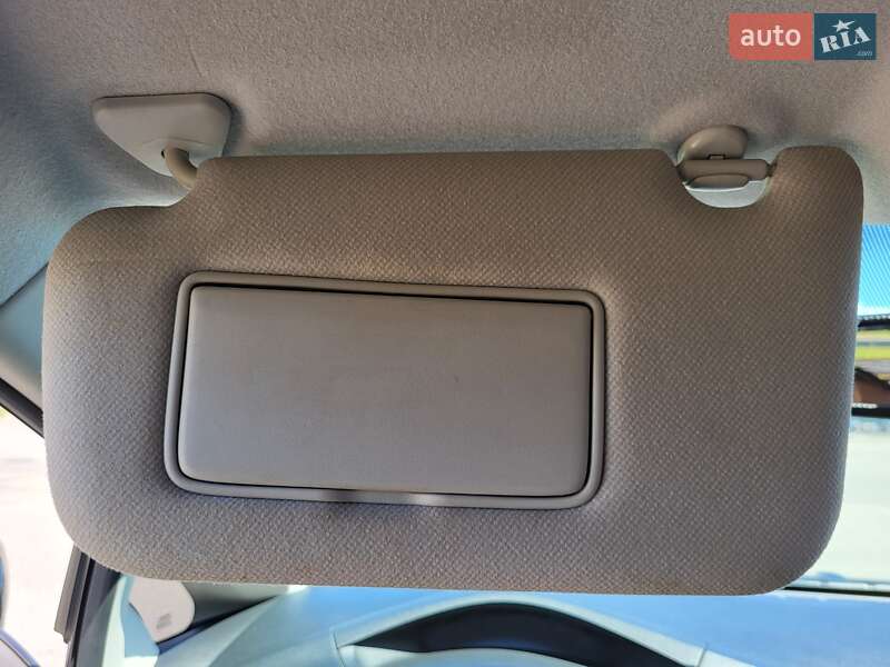 Хэтчбек Nissan Leaf 2014 в Киеве фото 144 Хэтчбек Nissan Leaf 2014 в Киеве