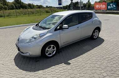 Хэтчбек Nissan Leaf 2012 в 
