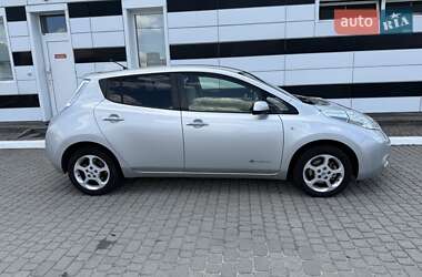 Хэтчбек Nissan Leaf 2012 в 