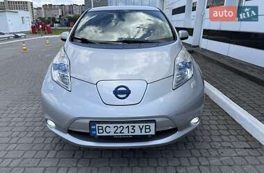 Хэтчбек Nissan Leaf 2012 в 