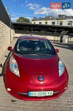 Хэтчбек Nissan Leaf 2015 в Тернополе