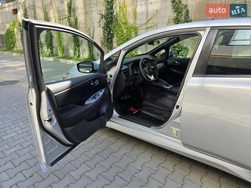 Хэтчбек Nissan Leaf 2018 в Хмельницком