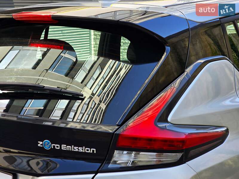 Хэтчбек Nissan Leaf 2018 в Хмельницком