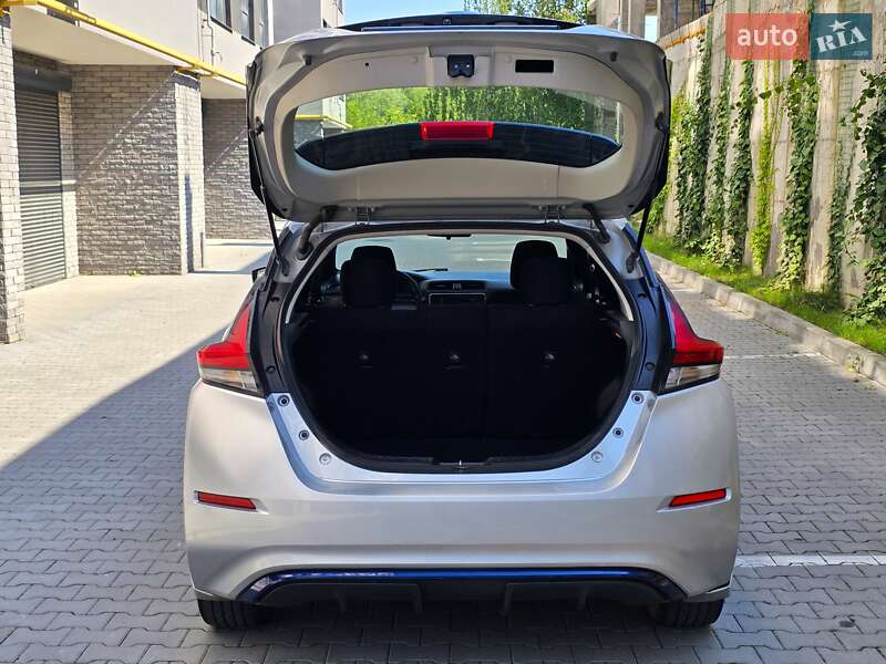 Хэтчбек Nissan Leaf 2018 в Хмельницком