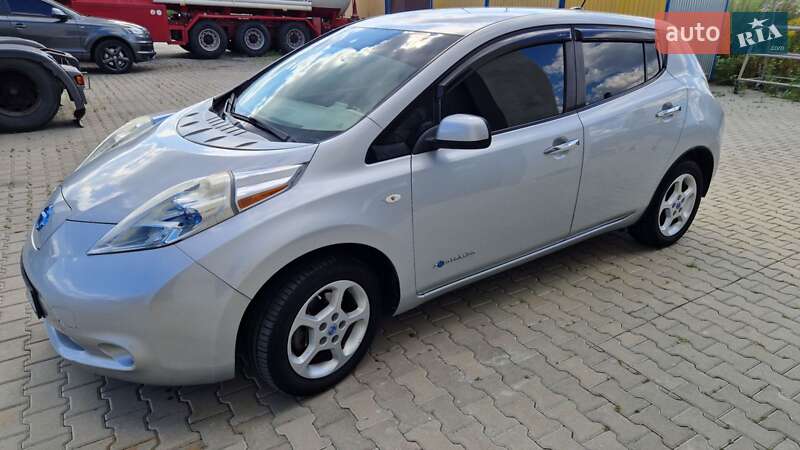Хэтчбек Nissan Leaf 2012 в Киеве