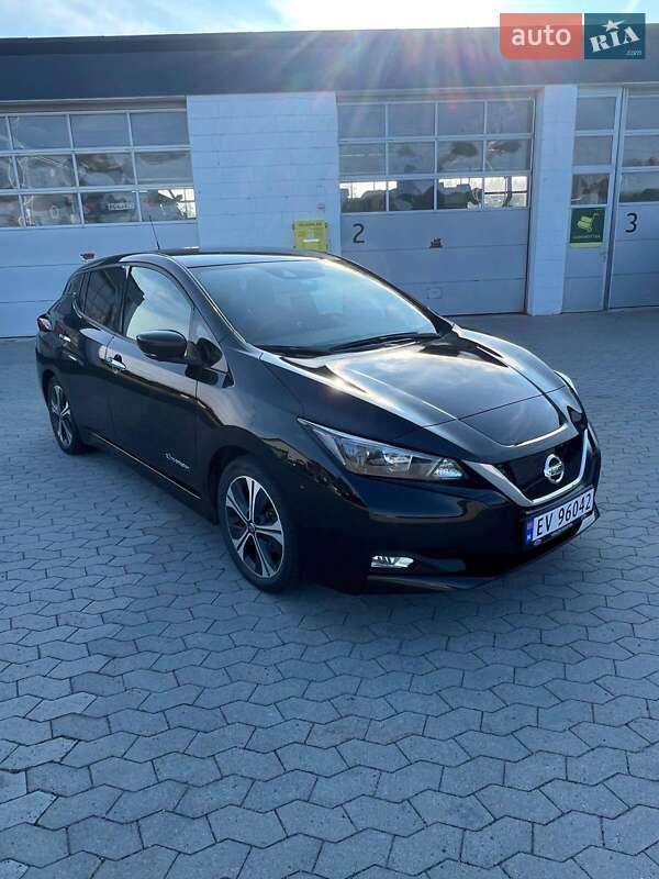 Хэтчбек Nissan Leaf 2019 в Могилев-Подольске