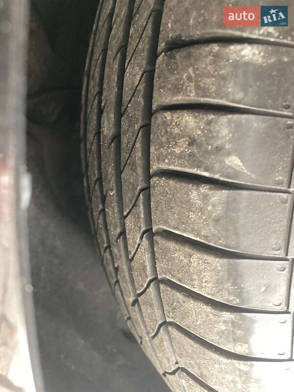 Хэтчбек Nissan Leaf 2019 в Могилев-Подольске