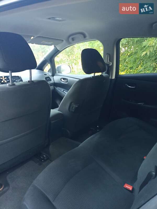 Хетчбек Nissan Leaf 2014 в Тетієві