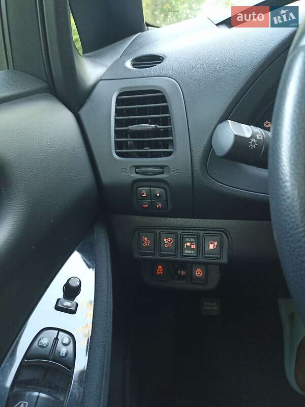 Хетчбек Nissan Leaf 2014 в Тетієві