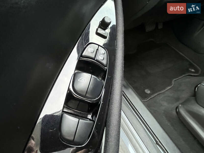 Хэтчбек Nissan Leaf 2022 в Черновцах