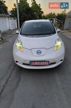 Хэтчбек Nissan Leaf 2013 в Николаеве