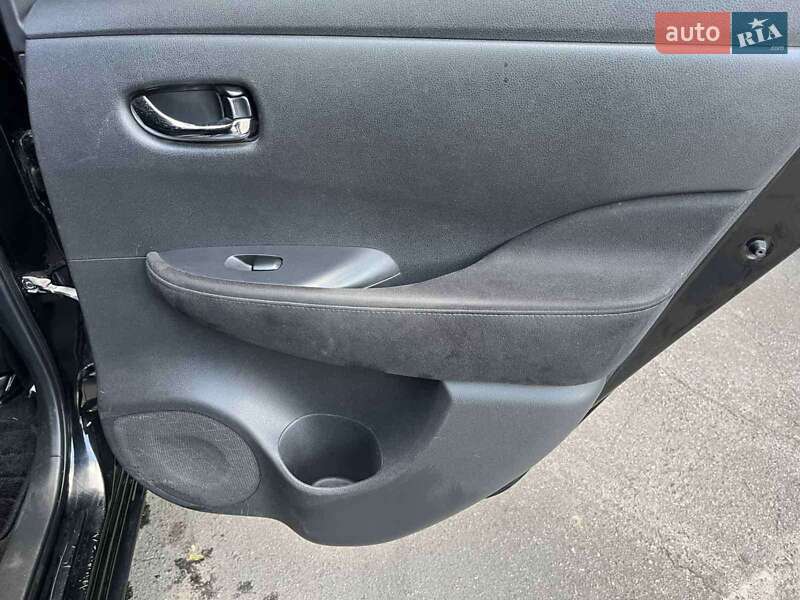 Хэтчбек Nissan Leaf 2014 в Виннице