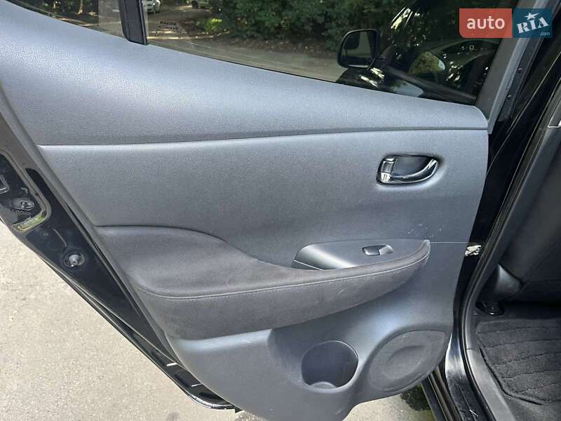 Хэтчбек Nissan Leaf 2014 в Виннице