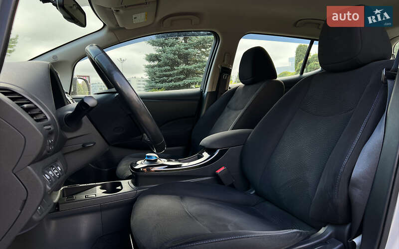 Хэтчбек Nissan Leaf 2016 в Львове