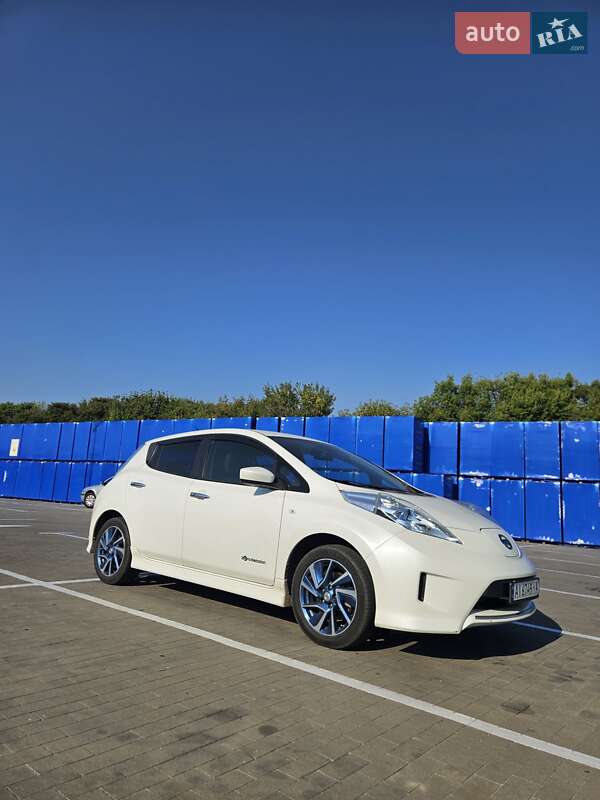 Хэтчбек Nissan Leaf 2016 в Борисполе