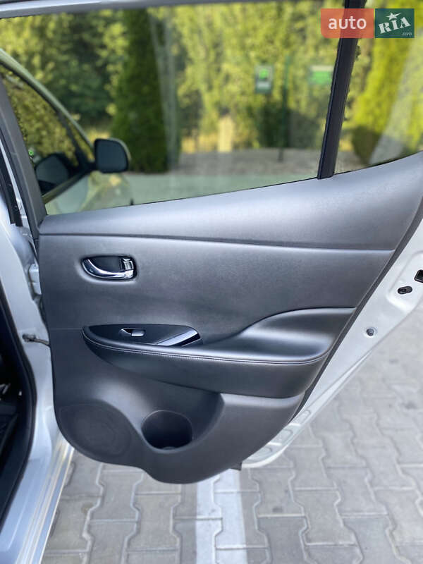 Хэтчбек Nissan Leaf 2014 в Кременчуге