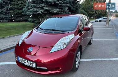 Хэтчбек Nissan Leaf 2015 в Днепре