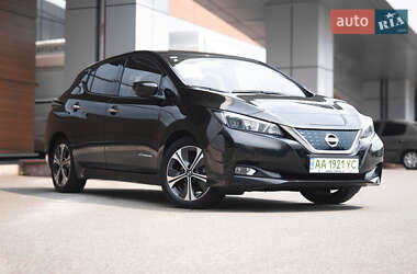 Хэтчбек Nissan Leaf 2018 в Киеве