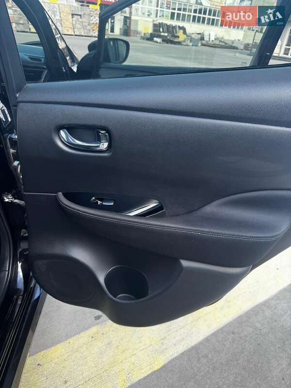 Хэтчбек Nissan Leaf 2018 в Бердичеве