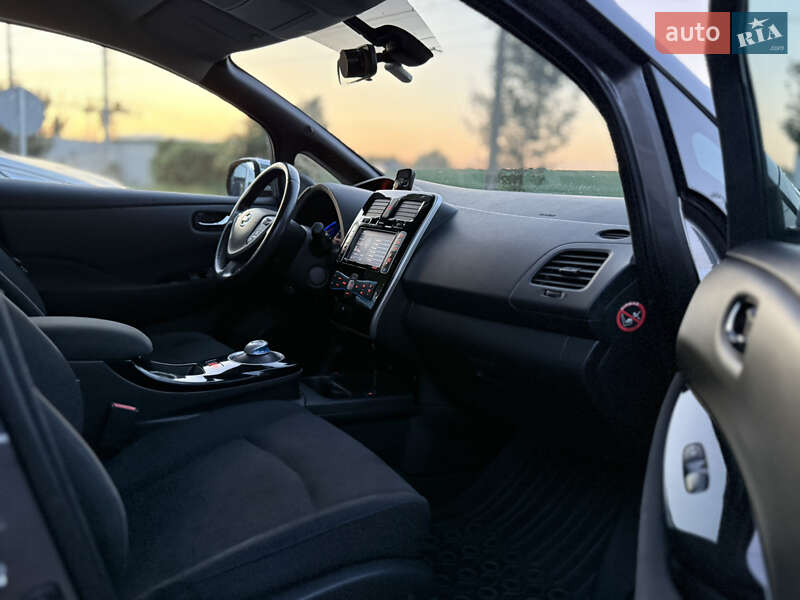 Хэтчбек Nissan Leaf 2015 в Житомире фото 12 Хэтчбек Nissan Leaf 2015 в Житомире
