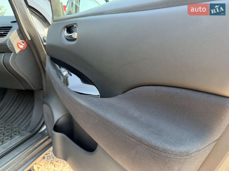 Хэтчбек Nissan Leaf 2015 в Житомире фото 32 Хэтчбек Nissan Leaf 2015 в Житомире