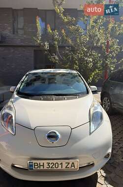 Хэтчбек Nissan Leaf 2015 в Одессе