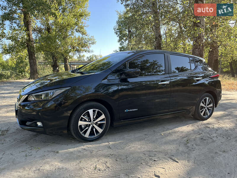Хэтчбек Nissan Leaf 2018 в Кобеляках