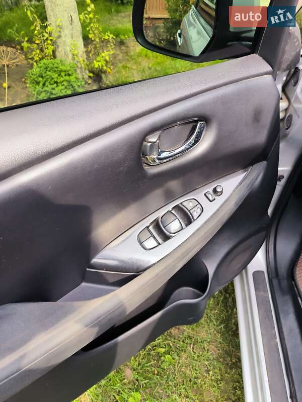 Хэтчбек Nissan Leaf 2014 в Вашковцах