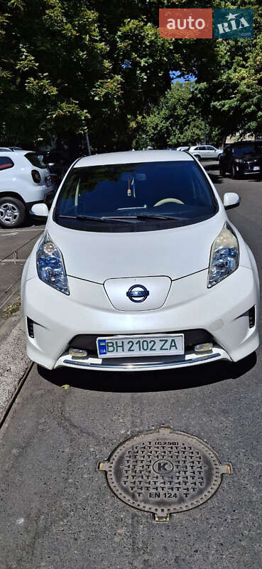Хэтчбек Nissan Leaf 2014 в Одессе