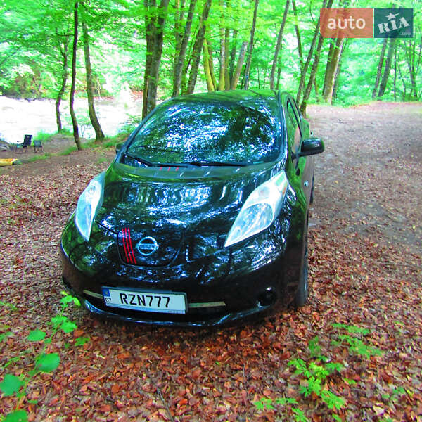 Хэтчбек Nissan Leaf 2014 в Ужгороде