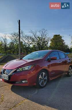Хэтчбек Nissan Leaf 2018 в Кропивницком