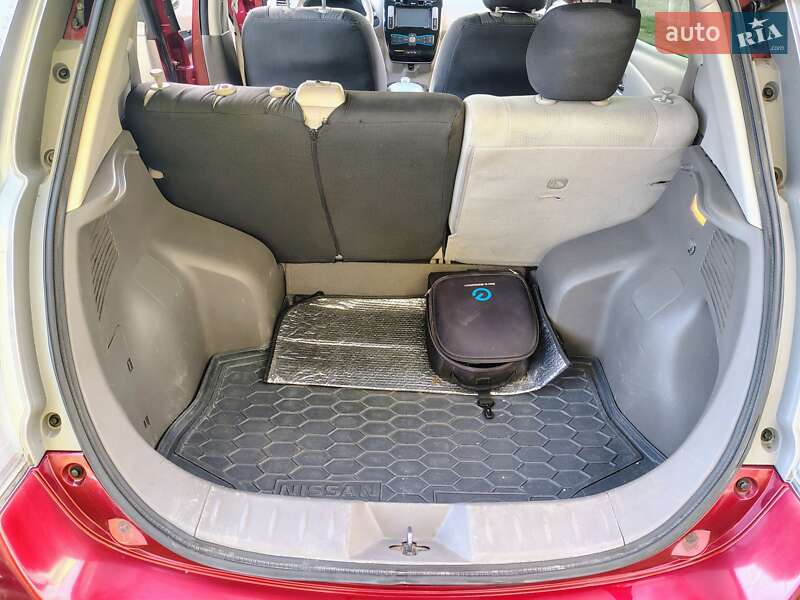 Хетчбек Nissan Leaf 2015 в Ямполі