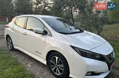 Хэтчбек Nissan Leaf 2019 в Калуше