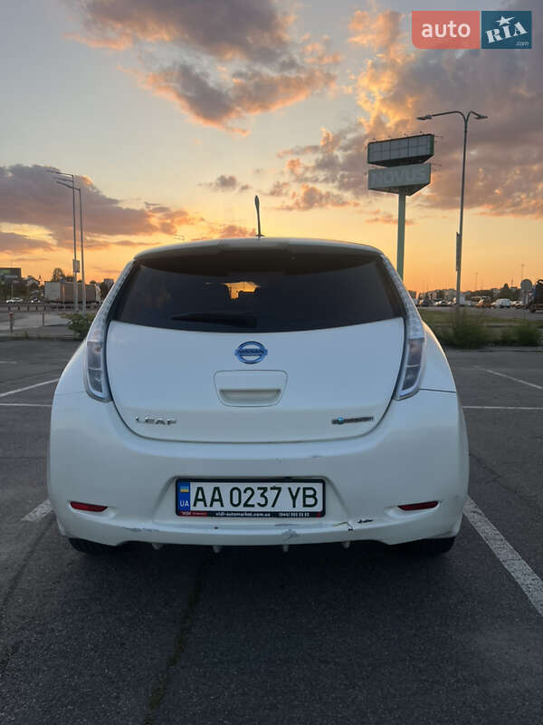 Хэтчбек Nissan Leaf 2013 в Киеве фото 5 Хэтчбек Nissan Leaf 2013 в Киеве