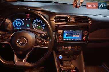 Хэтчбек Nissan Leaf 2019 в 