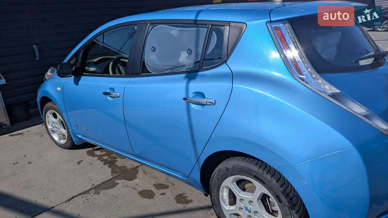 Хэтчбек Nissan Leaf 2012 в Житомире